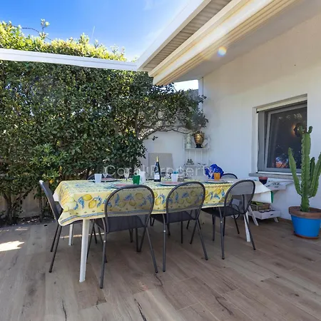 Daire Lounge Terrace - Design & Relax For 4